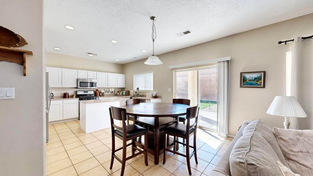 2811 Porto Street SW, Albuquerque, NM 87121