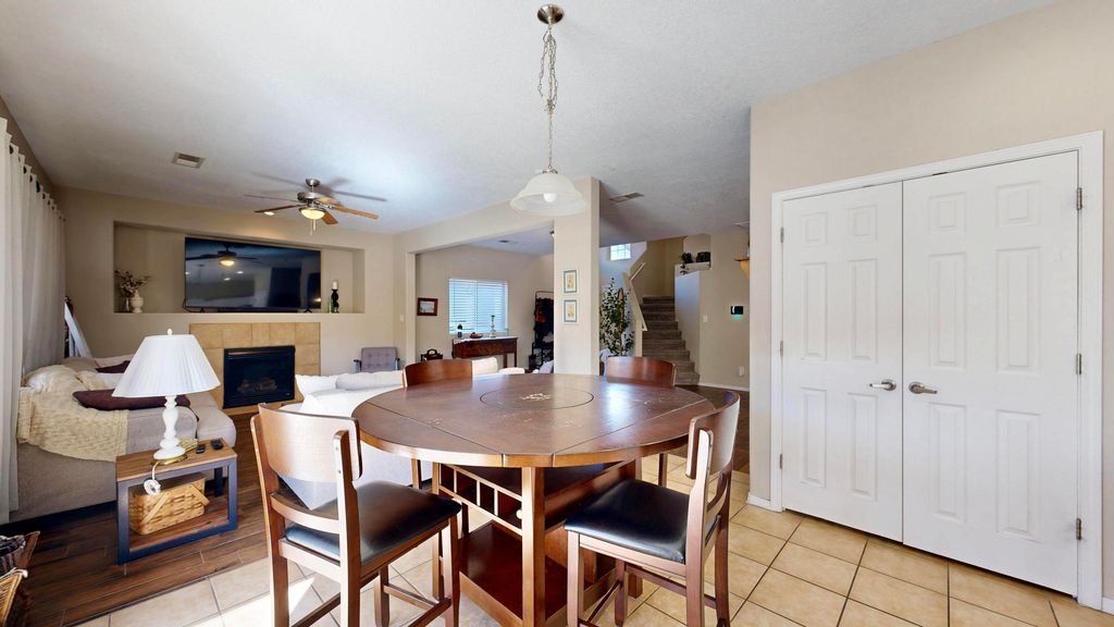 Image 18 of property listing at 2811 Porto Street SW, Albuquerque, NM 87121