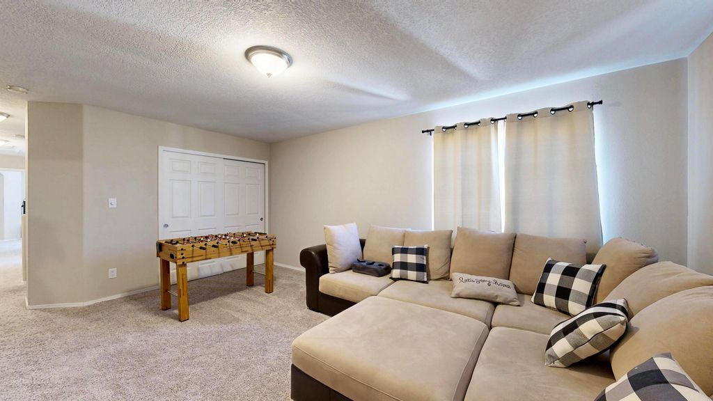 Image 31 of property listing at 2811 Porto Street SW, Albuquerque, NM 87121