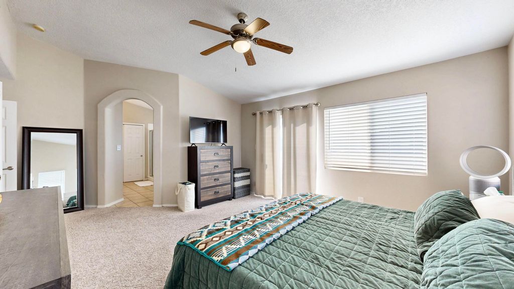 Image 38 of property listing at 2811 Porto Street SW, Albuquerque, NM 87121