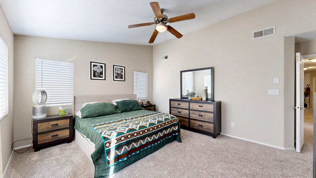 Image 40 of property listing at 2811 Porto Street SW, Albuquerque, NM 87121