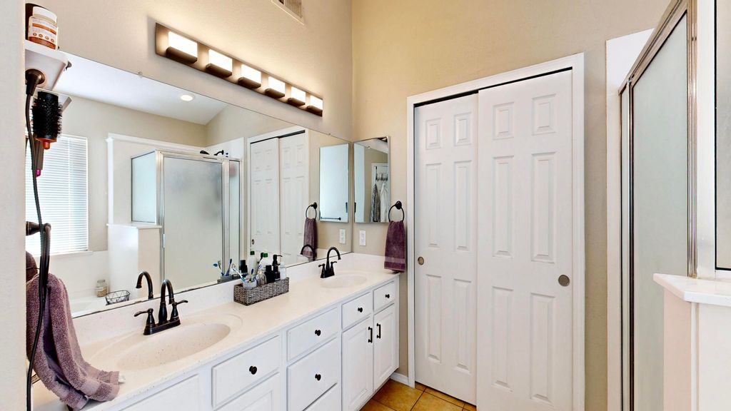 Image 41 of property listing at 2811 Porto Street SW, Albuquerque, NM 87121