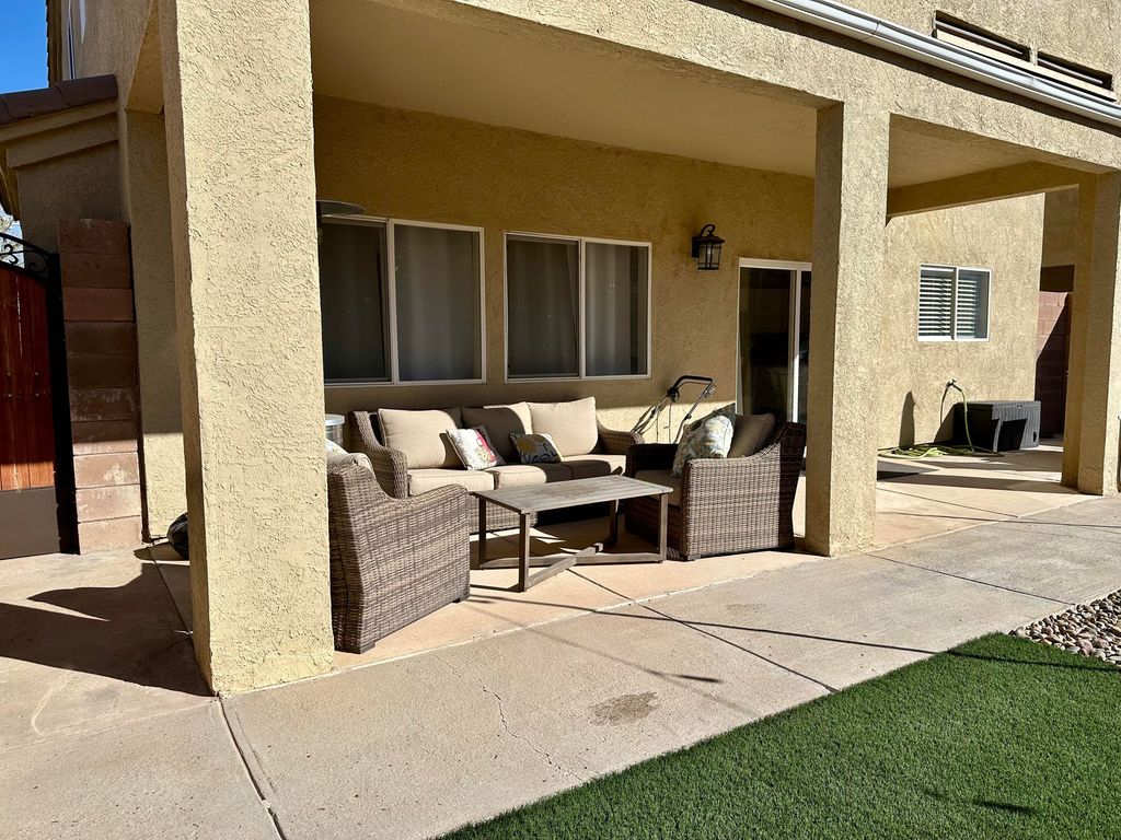 Image 59 of property listing at 2811 Porto Street SW, Albuquerque, NM 87121