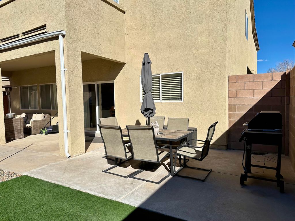 Image 61 of property listing at 2811 Porto Street SW, Albuquerque, NM 87121