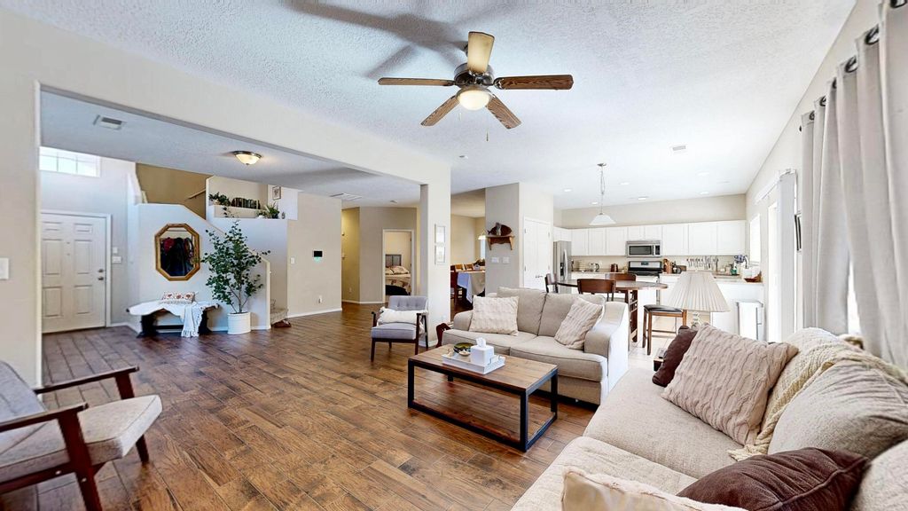 Image 8 of property listing at 2811 Porto Street SW, Albuquerque, NM 87121