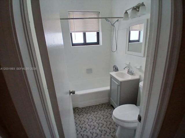 1400 NE 148th St 2, Miami, FL 33161