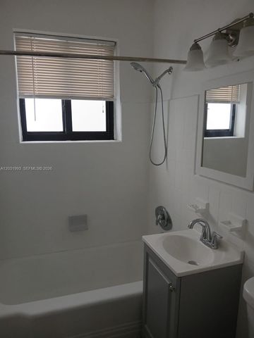 1400 NE 148th St 2, Miami, FL 33161
