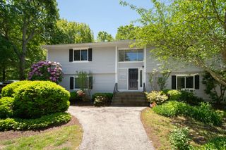 10 Beals Cove Rd C, Hingham, MA 02043