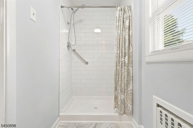 888 Lake St, Newark City, NJ 07104