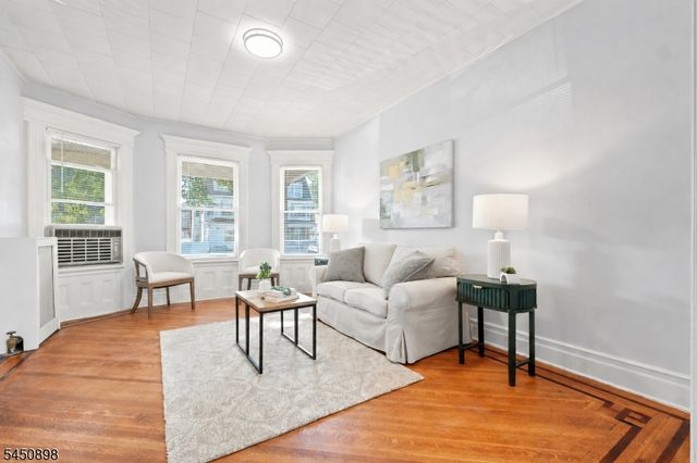 888 Lake St, Newark City, NJ 07104