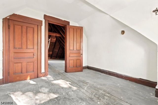 888 Lake St, Newark City, NJ 07104