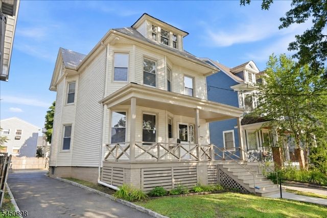888 Lake St, Newark City, NJ 07104