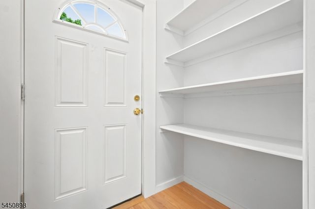 888 Lake St, Newark City, NJ 07104