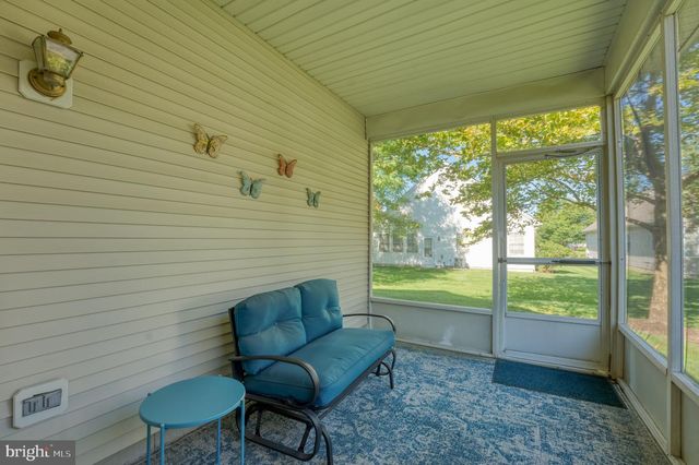 10 WREN LN, Hamilton, NJ 08690