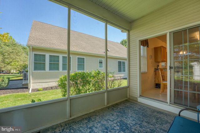 10 WREN LN, Hamilton, NJ 08690