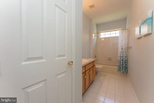10 WREN LN, Hamilton, NJ 08690
