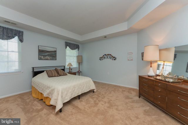 10 WREN LN, Hamilton, NJ 08690