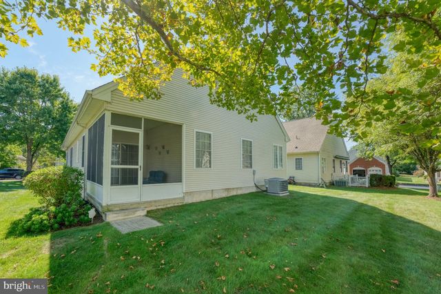 10 WREN LN, Hamilton, NJ 08690