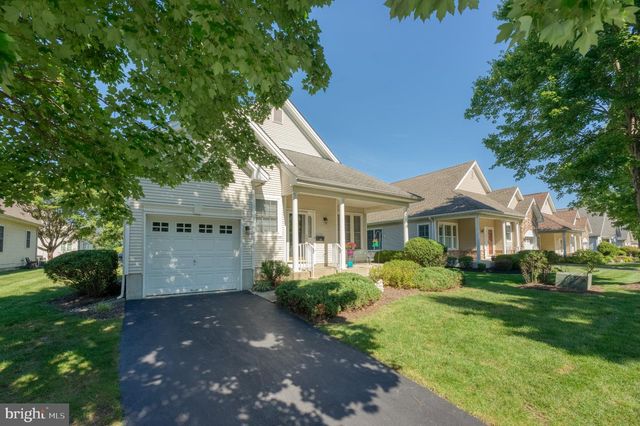 10 WREN LN, Hamilton, NJ 08690