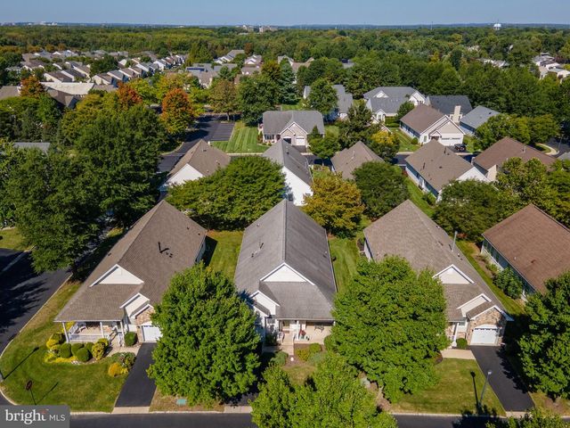 10 WREN LN, Hamilton, NJ 08690