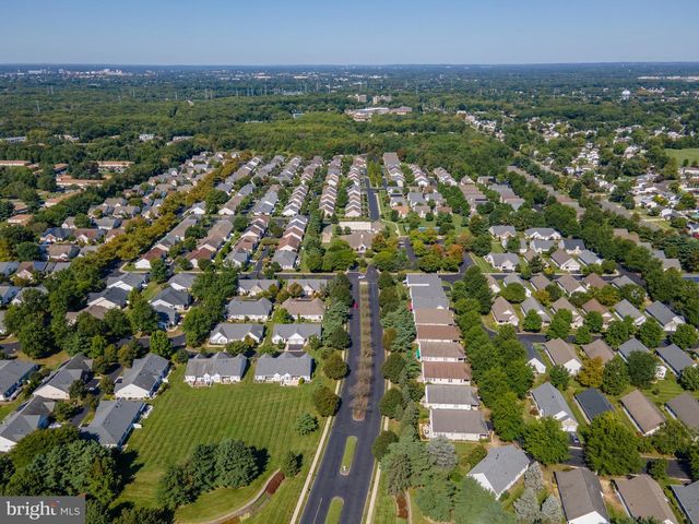 10 WREN LN, Hamilton, NJ 08690