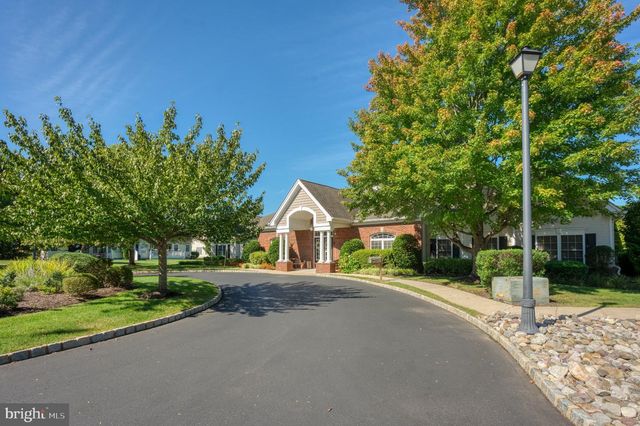 10 WREN LN, Hamilton, NJ 08690
