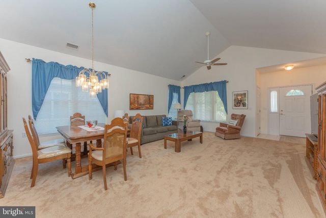 10 WREN LN, Hamilton, NJ 08690