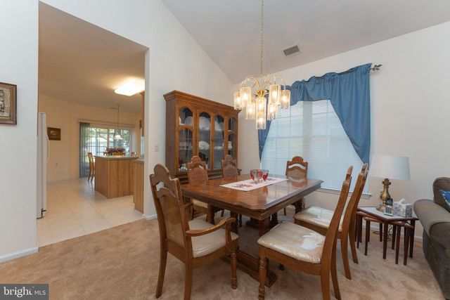 10 WREN LN, Hamilton, NJ 08690
