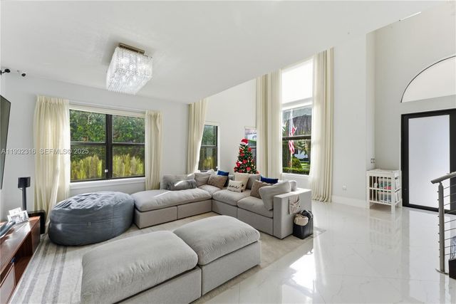 14461 SW 22nd Ter, Miami, FL 33175