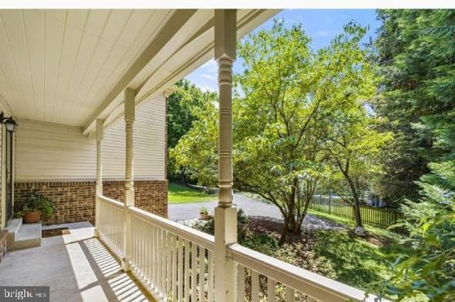 1626 LINWAY PARK DR, Mclean, VA 22101