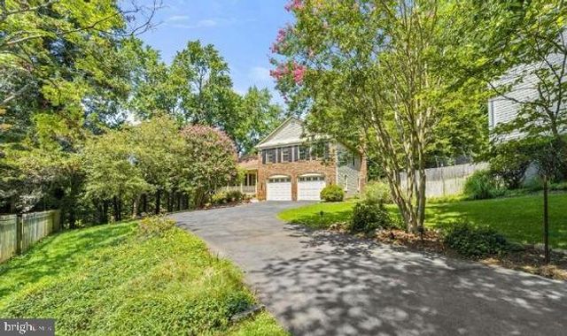 1626 LINWAY PARK DR, Mclean, VA 22101