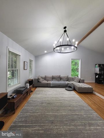 1626 LINWAY PARK DR, Mclean, VA 22101