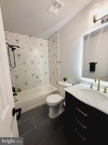 1626 LINWAY PARK DR, Mclean, VA 22101