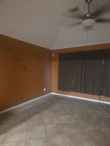 3303 Village Pond Lane, Fresno, TX 77545