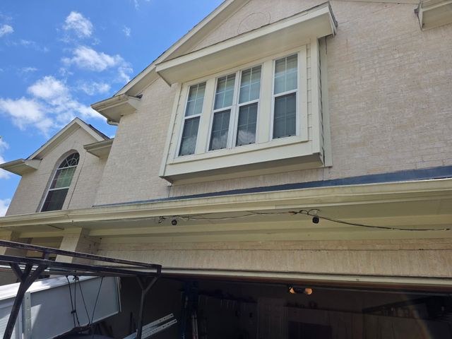 3303 Village Pond Lane, Fresno, TX 77545