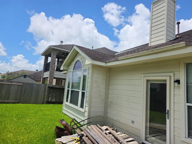 3303 Village Pond Lane, Fresno, TX 77545