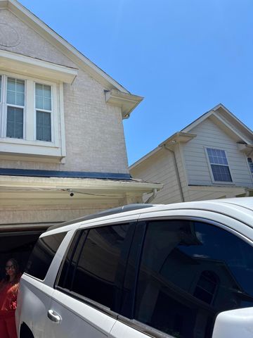 3303 Village Pond Lane, Fresno, TX 77545