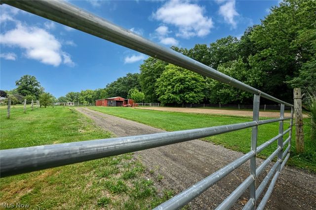 1089 Center Road, Clinton, OH 44216
