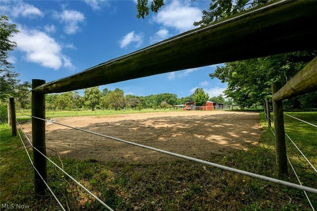 1089 Center Road, Clinton, OH 44216