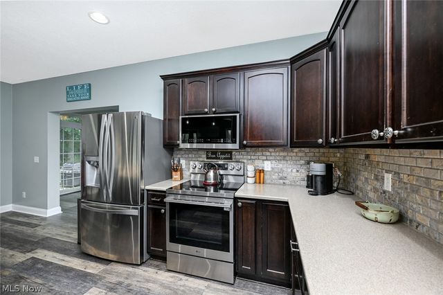 1089 Center Road, Clinton, OH 44216