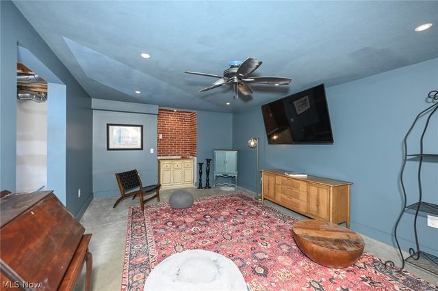 1089 Center Road, Clinton, OH 44216