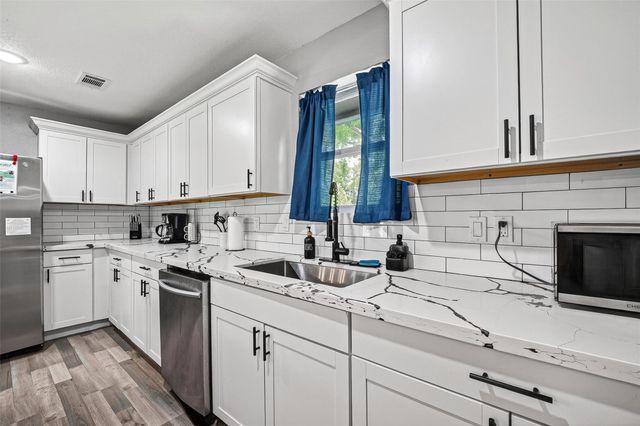 1206 Riggs Road, Houston, TX 77022