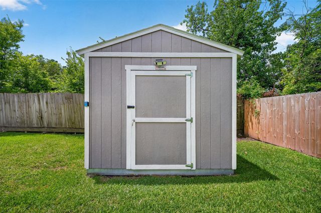 1206 Riggs Road, Houston, TX 77022