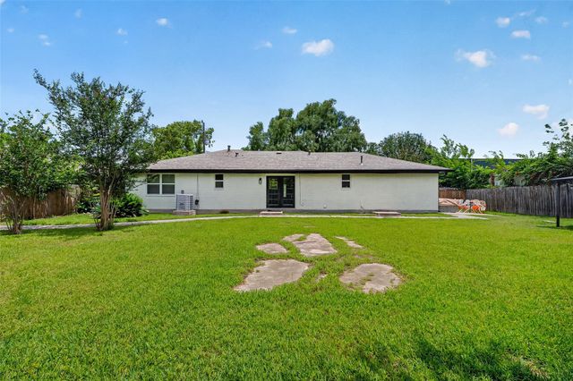 1206 Riggs Road, Houston, TX 77022
