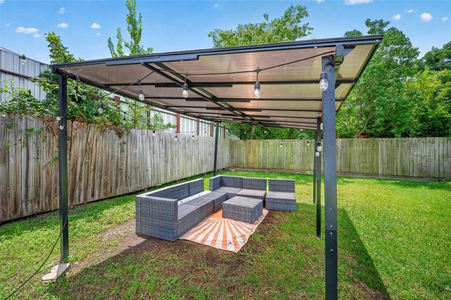 1206 Riggs Road, Houston, TX 77022