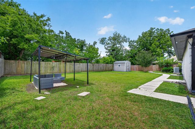 1206 Riggs Road, Houston, TX 77022