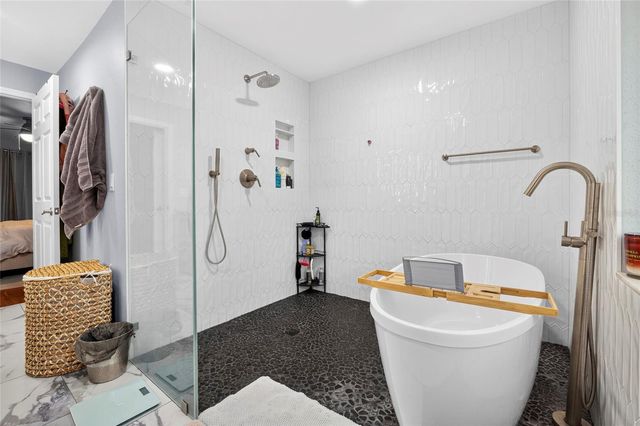 6317 E 113TH AVENUE, Temple Terrace, FL 33617