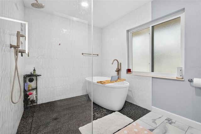 6317 E 113TH AVENUE, Temple Terrace, FL 33617