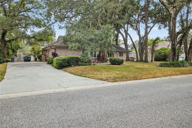 6317 E 113TH AVENUE, Temple Terrace, FL 33617