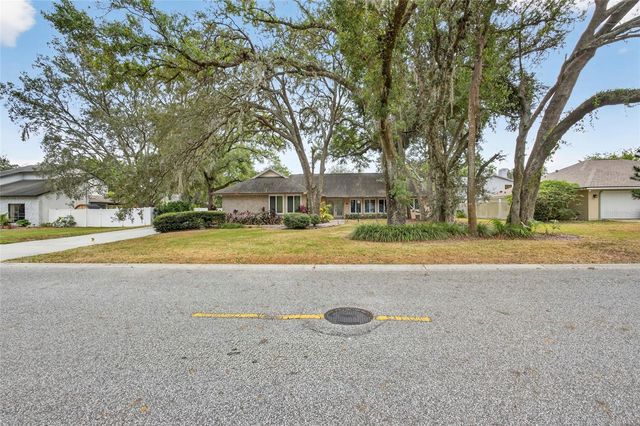 6317 E 113TH AVENUE, Temple Terrace, FL 33617